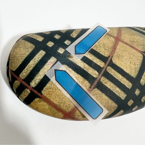 Burberry Nova Plaid Sunglasses Clamshell Case Only Brown Plaid Made in Italy - Picture 6 of 8